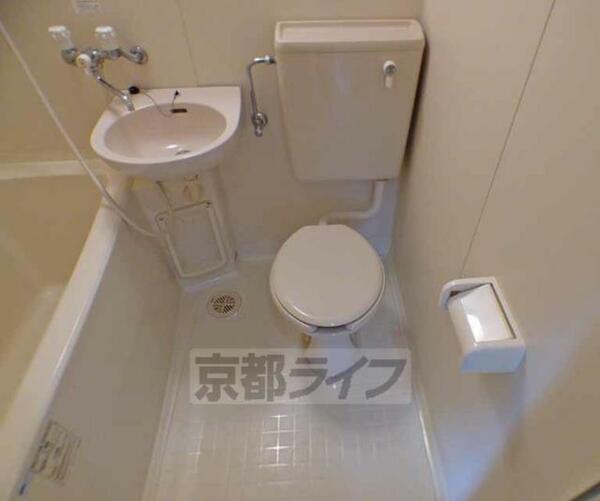 画像10:お手入れしやすいトイレです。