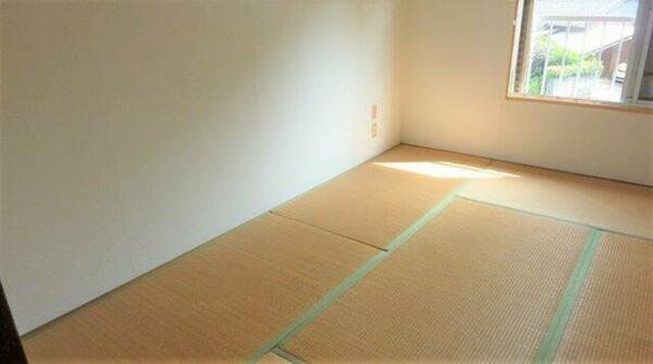 画像8:柔らかい畳が心地よい和室