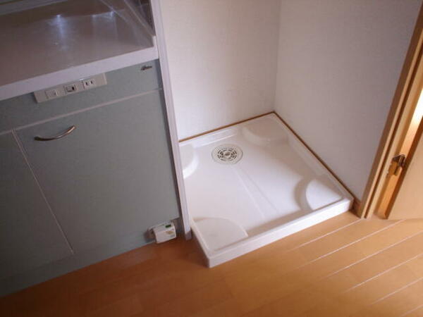 画像12:洗濯機置場