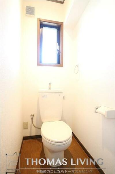 画像10:トイレには、窓があります。