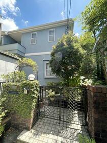 東京都稲城市東長沼