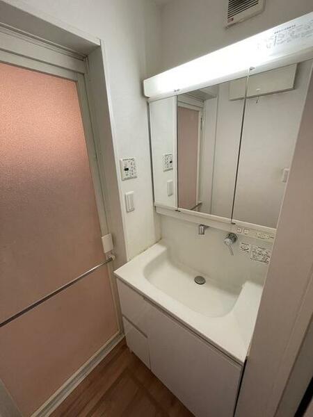 detached 東京都港区白金６丁目

地図を見る