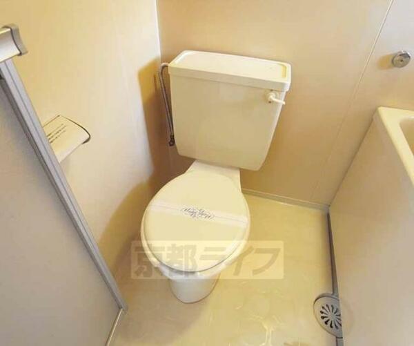 画像6:清潔感のあるトイレですね。