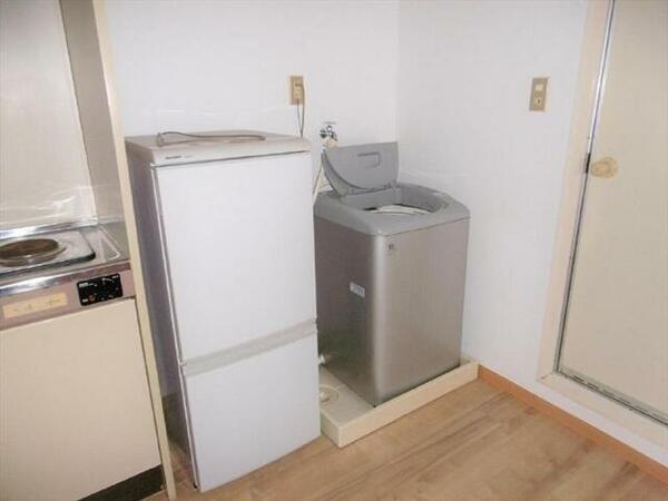 画像9:電気コンロ・冷蔵庫・洗濯機