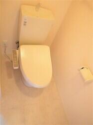 トイレ：A202　温水洗浄暖房便座