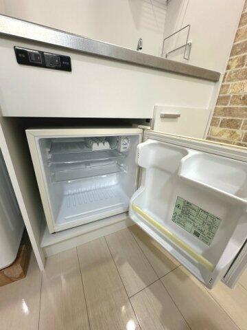 画像15:キッチンにあるミニ冷蔵庫です♪ペットボトルやビールなども冷やしておけますね☆