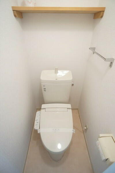 画像7:温水洗浄便座付トイレ