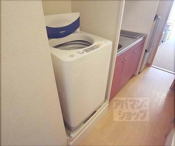 画像9:洗濯機です。