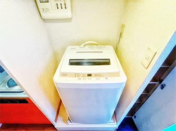 画像12:室内洗濯機置き場です。