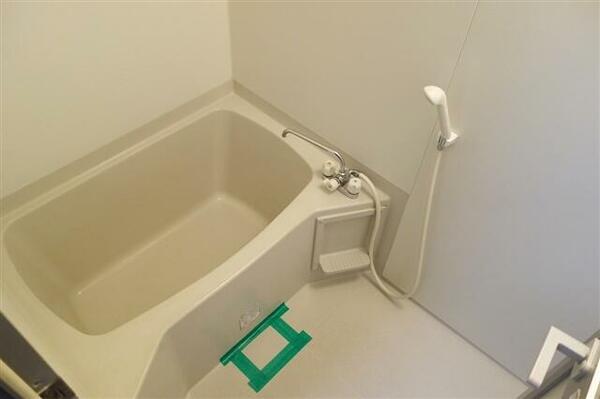 画像6:いつでもすぐに入浴できるシャワー付きのバスルーム♪（同仕様画像）