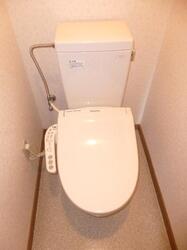 トイレ：C1　トイレ温水洗浄便座