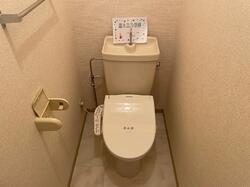 画像10:温水洗浄便座付きトイレ