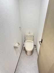 画像9:トイレ（温水洗浄暖房便座付）