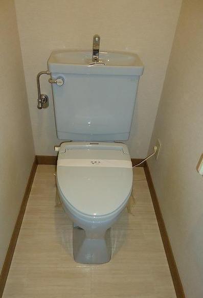 画像5:トイレ（洗浄暖房便座付です）