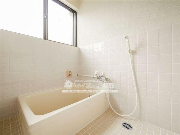 画像8:ピンク色で暖かな雰囲気の浴室が疲れを癒します！