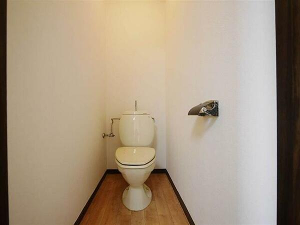画像6:清潔感のある明るいトイレです☆