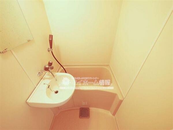 画像8:入浴にもお掃除にも便利なシャワー付き♪