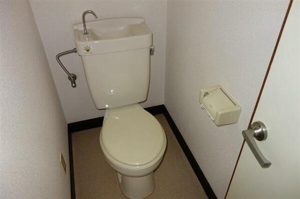 画像7:お掃除の簡単にできる洋式トイレです♪（同仕様画像）