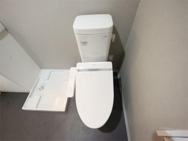 画像6:温水洗浄暖房便座付トイレ　イメージ写真