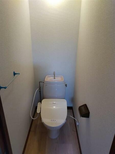 トイレ：温水洗浄便座　新設