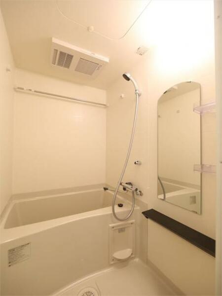 画像4:バスルーム　浴室暖房乾燥機付