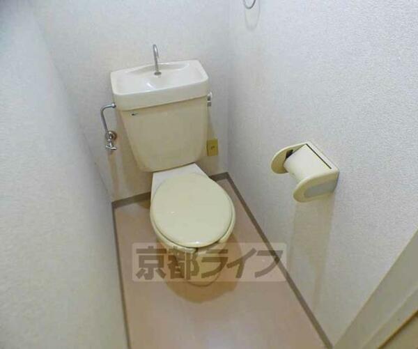 画像7:ゆとりある広さのトイレです。