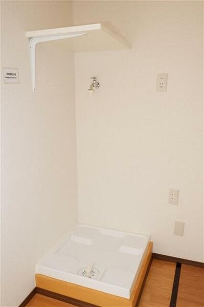 画像13:洗濯機置き場