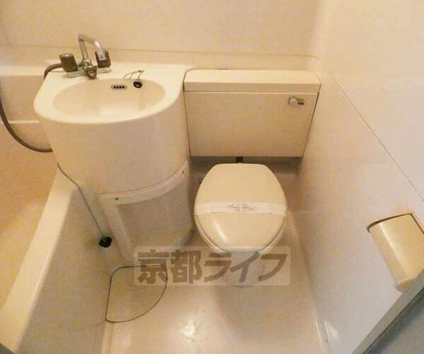 画像6:清潔感あるトイレ
