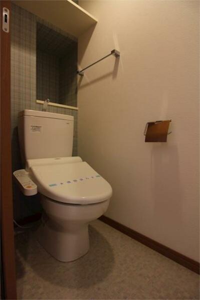 トイレ：※参照※【別号室の写真です】温水洗浄機能付きのトイレです。