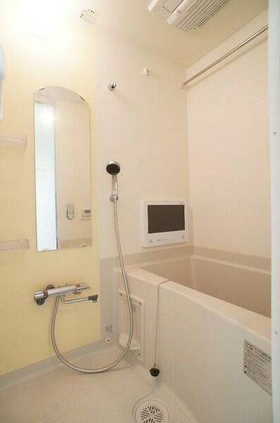 画像6:ミストサウナ・追焚き機能・浴室乾燥機付きの浴室です