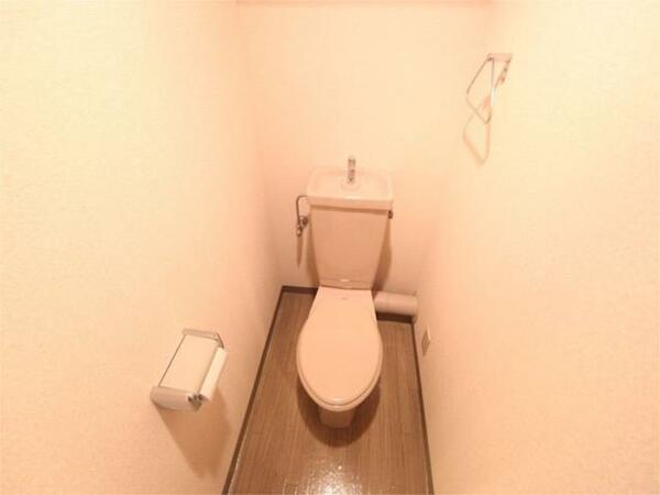 画像6:洋式トイレ（温水洗浄便座設置可）