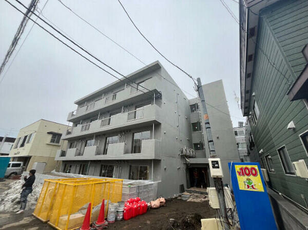 北海道札幌市白石区菊水五条３丁目(賃貸マンション1LDK・1階・32.09㎡)の写真 その1