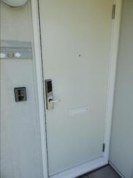 画像16:玄関ドア（ICカードキー）