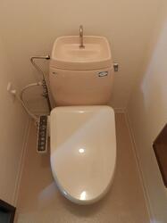 画像8:トイレ（温水洗浄暖房便座）