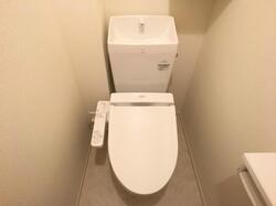 画像8:温水洗浄暖房付きトイレ