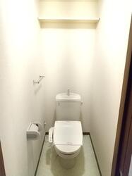 トイレ：温水洗浄便座付きトイレ