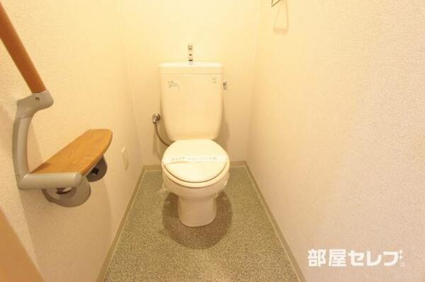 画像9:個室トイレです
