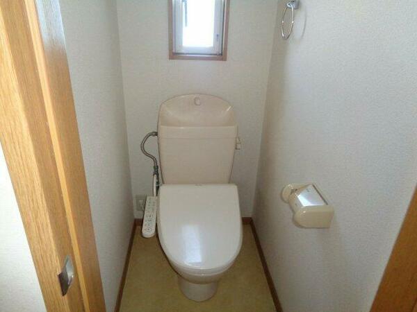 画像16:シンプルで使いやすいトイレです