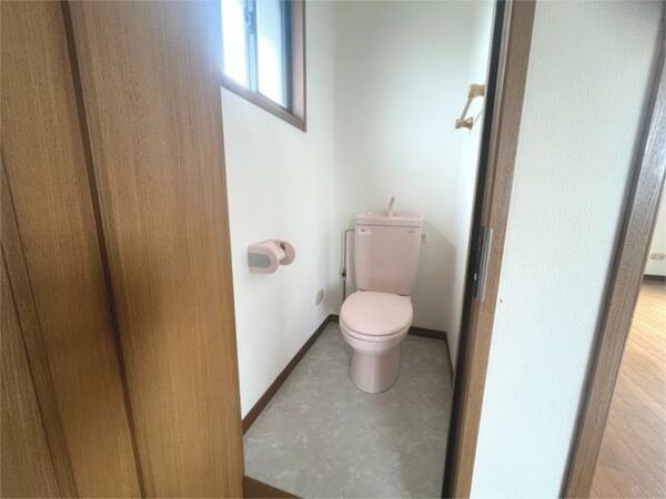 画像16:２階トイレ