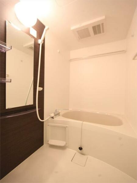 画像4:バスルーム　浴室暖房乾燥機付き