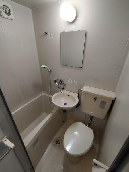 画像8:バストイレ同室