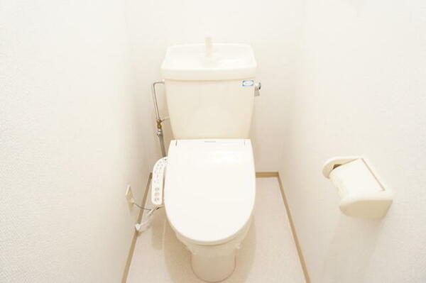 画像10:トイレは洗浄暖房便座です☆