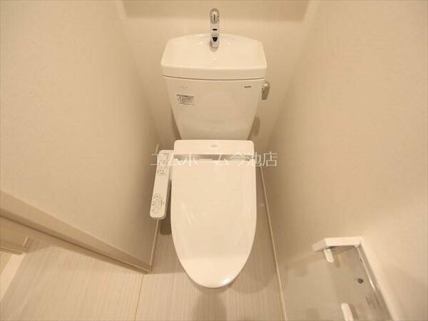 画像9:温水洗浄便座付トイレ