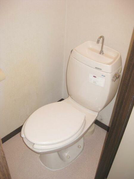 画像3:人気のバストイレ別　※別号室の写真です。