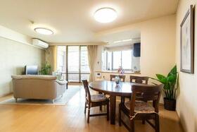 ファーストアヴェニューＩＩリバーガーデン泉ヶ丘