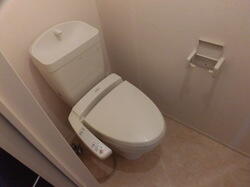 トイレ：B206　温水洗浄暖房便座