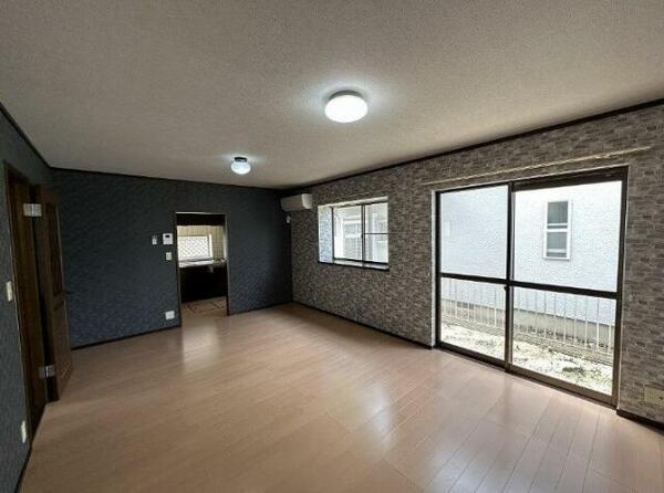 detached 埼玉県比企郡嵐山町大字廣野

地図を見る