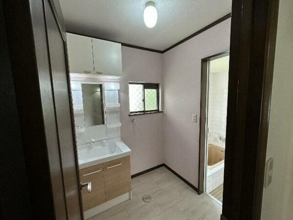 detached 埼玉県比企郡嵐山町大字廣野

地図を見る