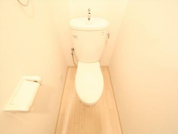 画像10:トイレ　温水洗浄便座