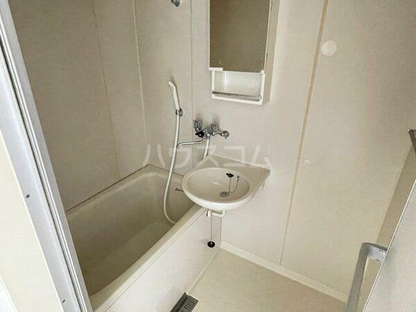 apartment 埼玉県北足立郡伊奈町栄１丁目
地図を見る